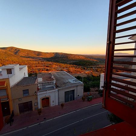 Tranquil And Spacious Townhouse In Historical And Picturesque Cervera Del Maestre 외부 사진
