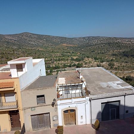 Tranquil And Spacious Townhouse In Historical And Picturesque Cervera Del Maestre 외부 사진