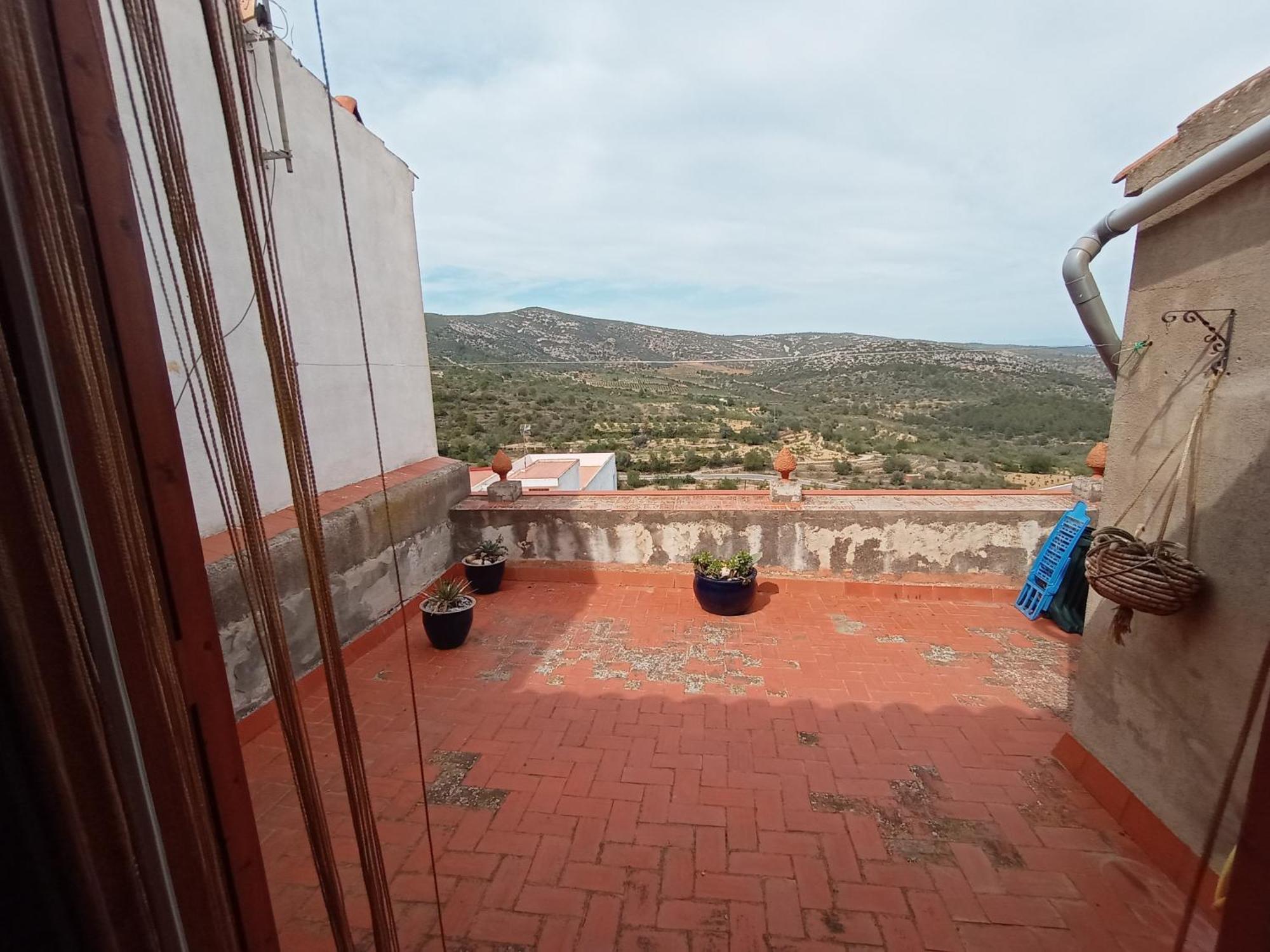 Tranquil And Spacious Townhouse In Historical And Picturesque Cervera Del Maestre 외부 사진