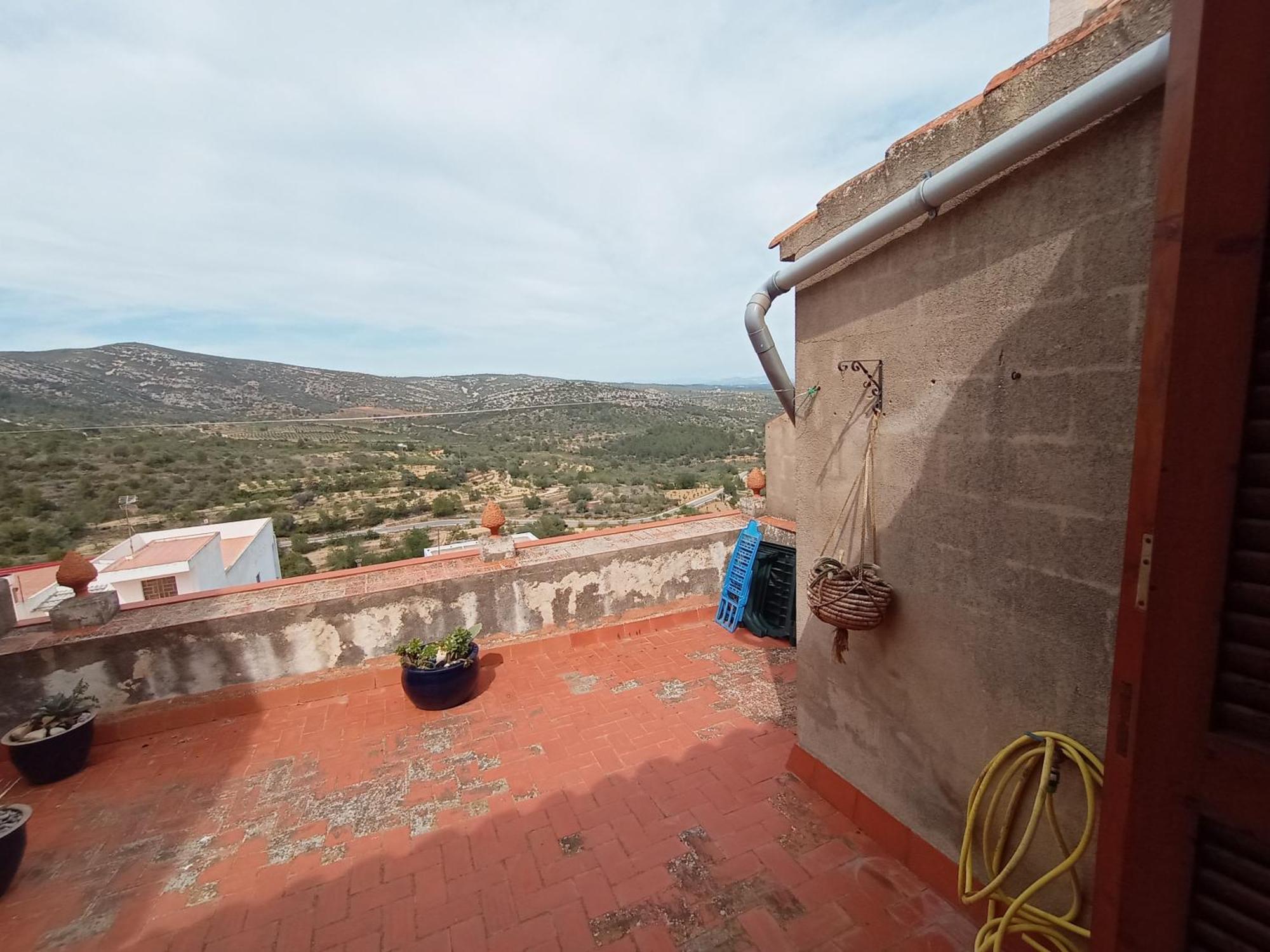 Tranquil And Spacious Townhouse In Historical And Picturesque Cervera Del Maestre 외부 사진