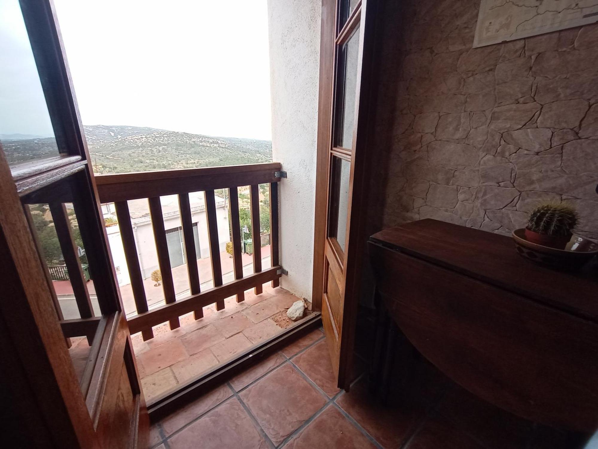 Tranquil And Spacious Townhouse In Historical And Picturesque Cervera Del Maestre 외부 사진